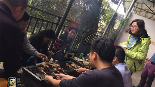 南寧裝修公司-員工燒烤 南寧裝修公司-員工燒烤