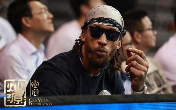 比斯利被禁賽5場 聊聊毀掉比利斯職業生涯的三次大麻被捕事件