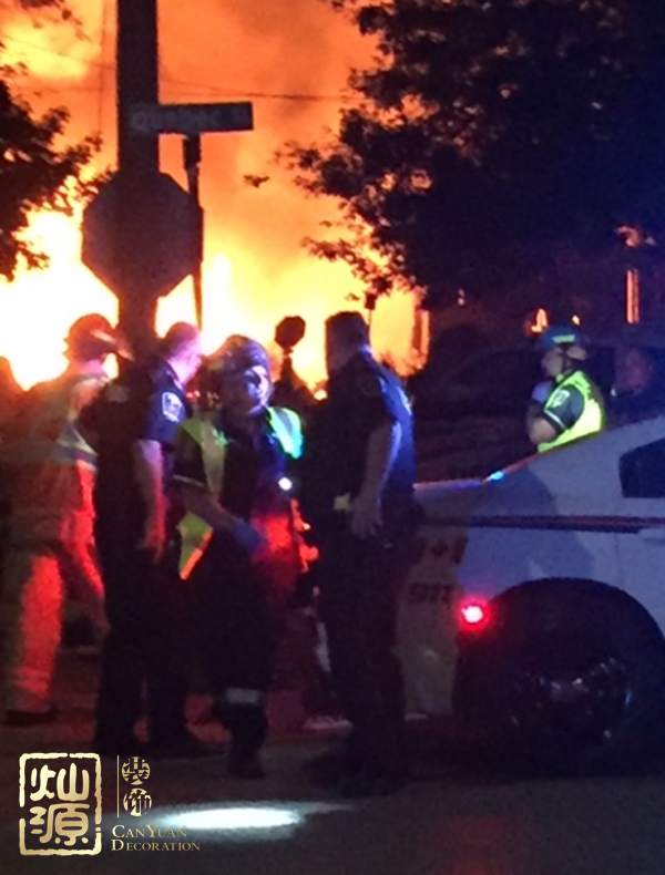 英國倫敦發生爆炸 探究英國倫敦發生爆炸的原因及現場照片