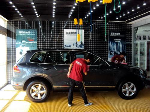 南寧洗車店裝修公司，這樣的設計小店面也有5星級感